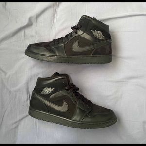 Jordan 1 mid ‘Black’